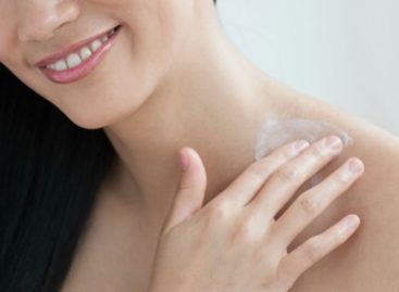 Some of the Benefits of Using a Neck Cream